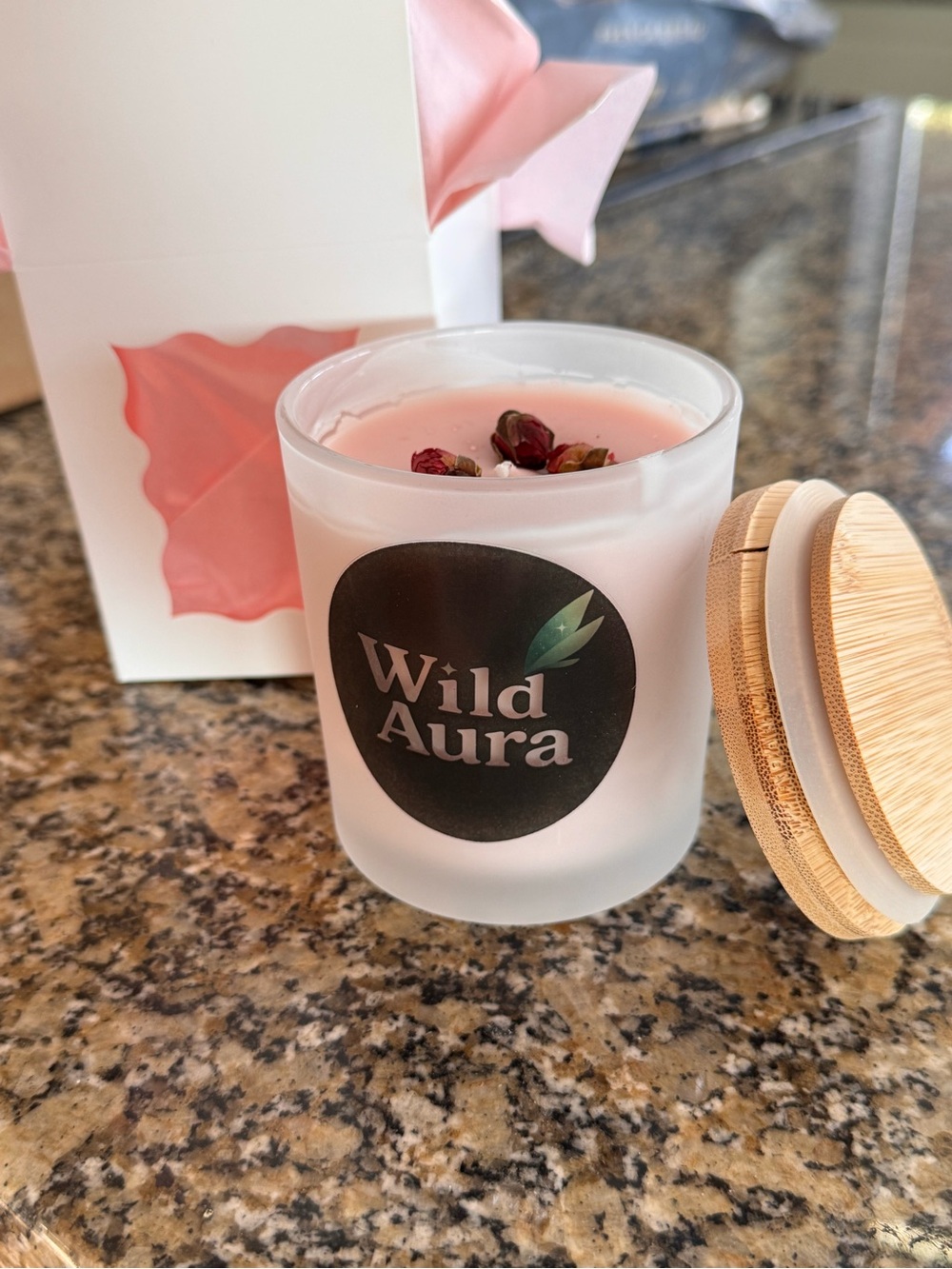 White Rose Scented Candle with Bamboo Lid